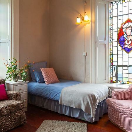 The Old Monastery Guesthouse 캐허시빈 외부 사진