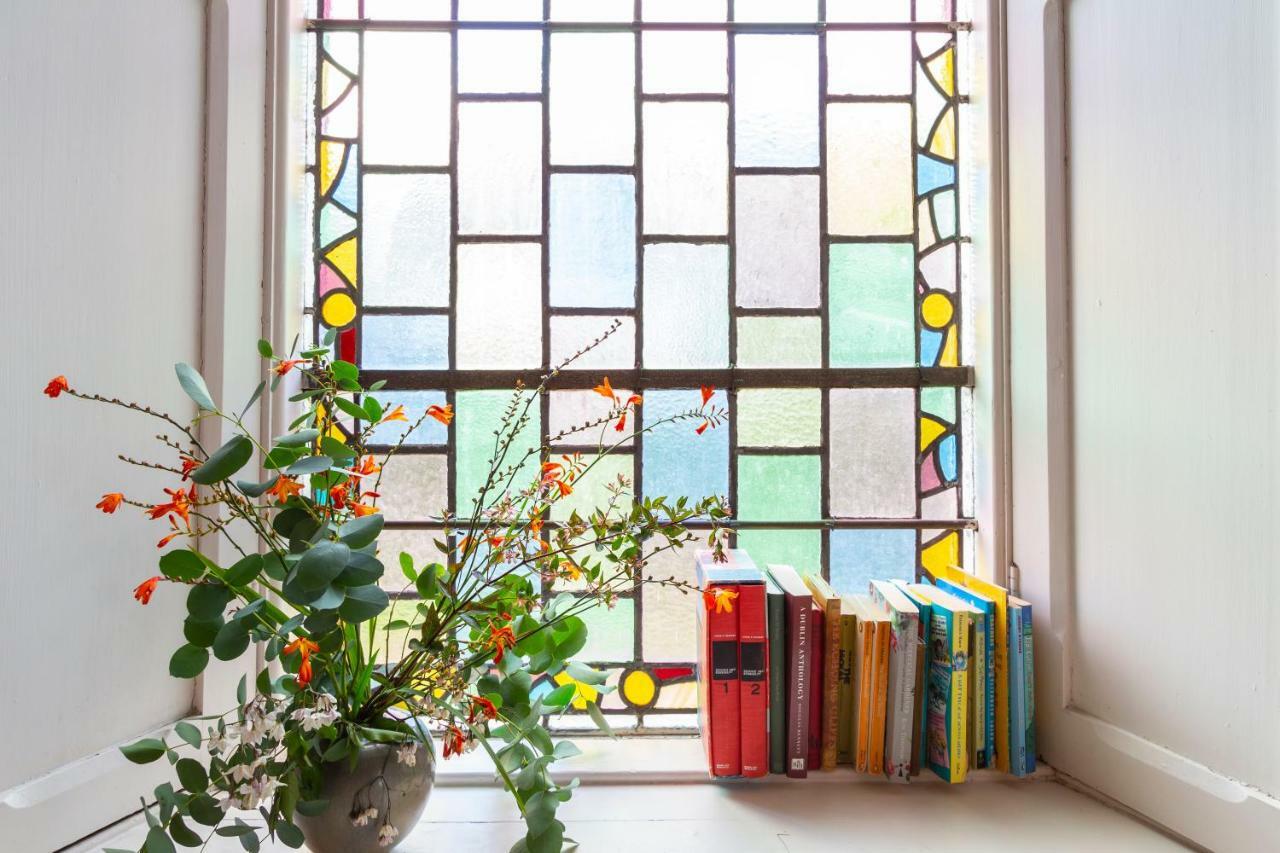 The Old Monastery Guesthouse 캐허시빈 외부 사진